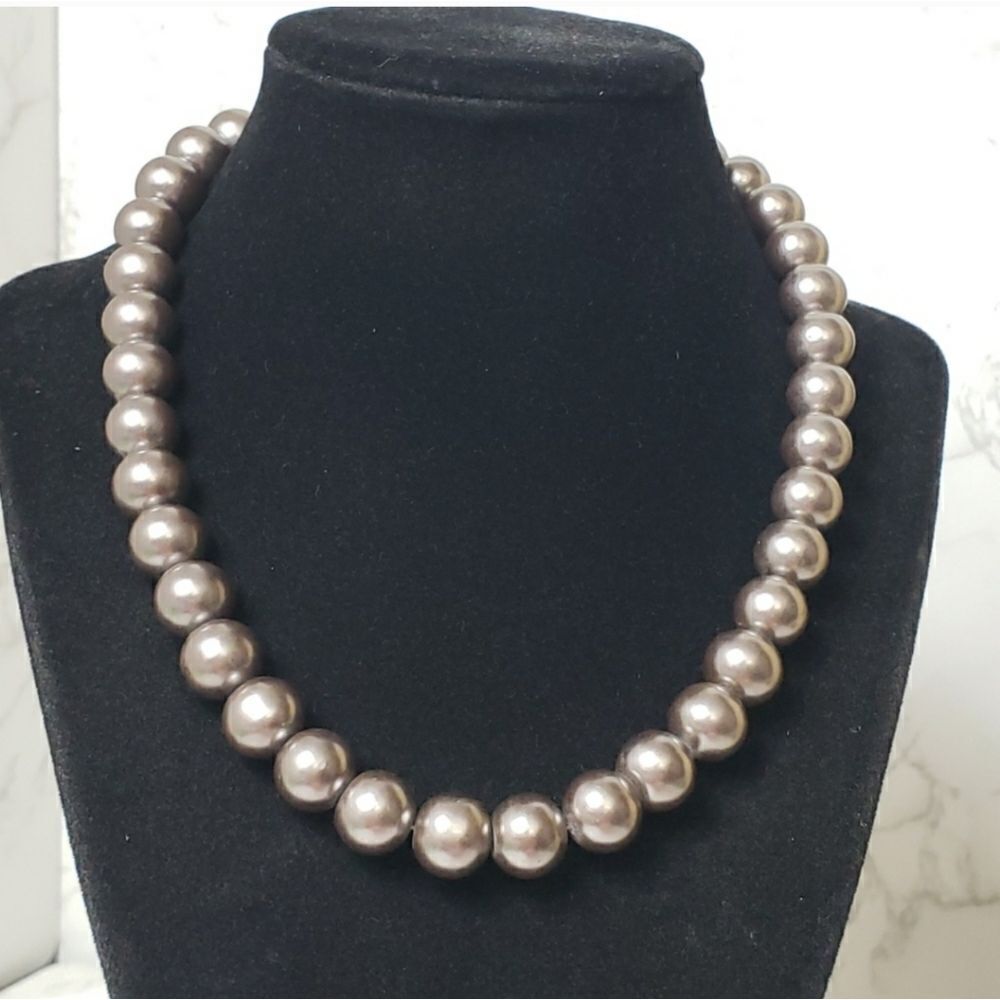BUBBLE BEAD Faux Pearl Classic Necklace